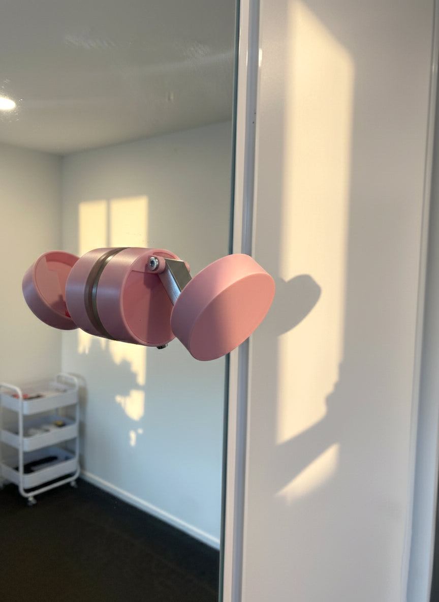 UltraGrip - Universal Magnetic Vacuum Phone Mount